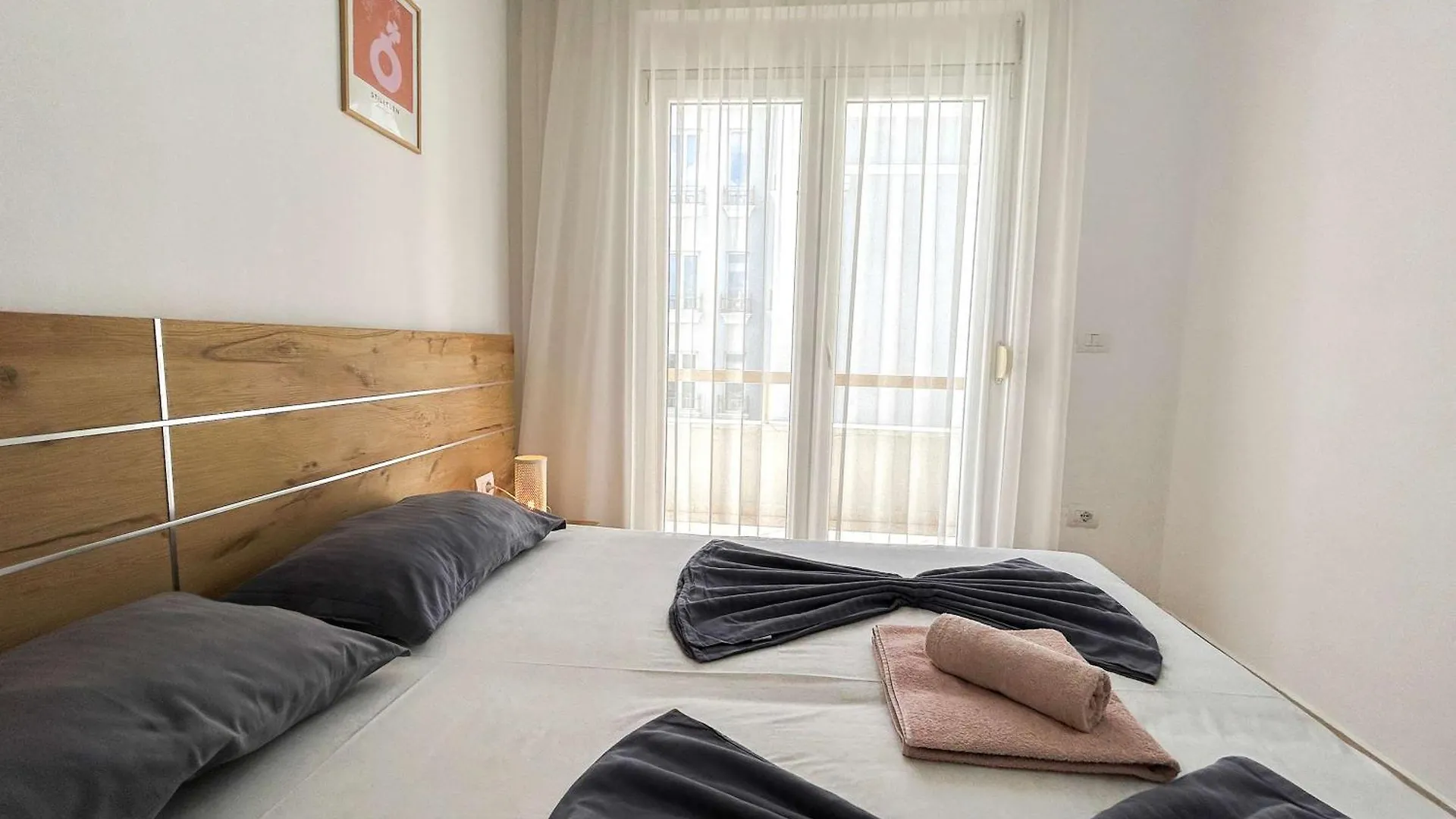 Royal 520 Apartment Durres 0*,  Albania
