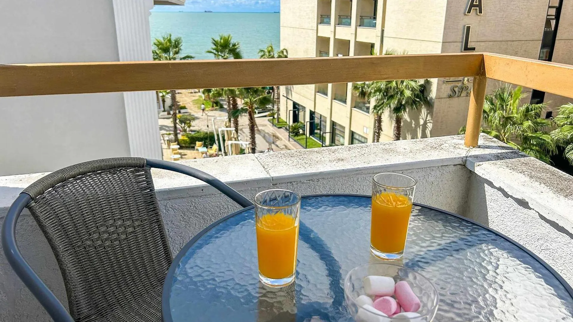Royal 520 Apartment Durres 0*,